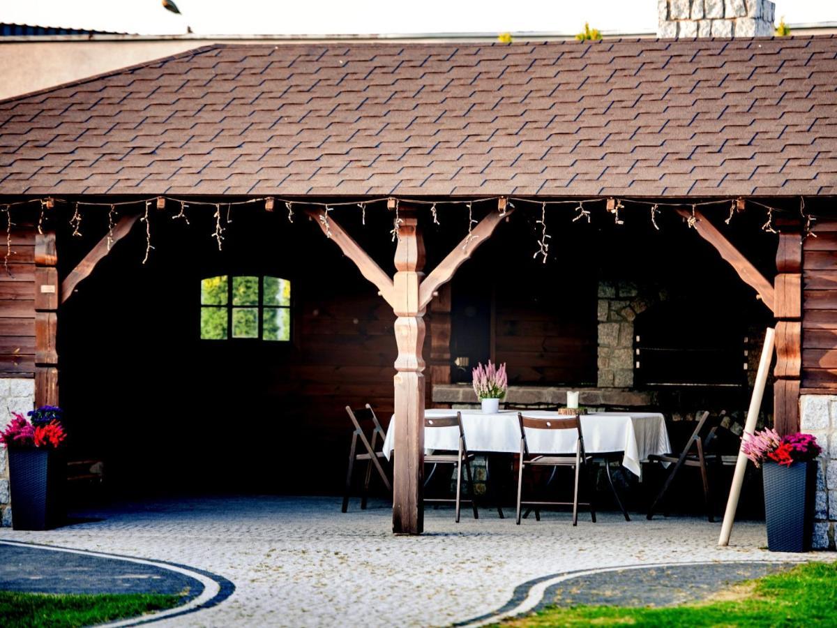 Hotel Feniks Gniezno Exterior foto
