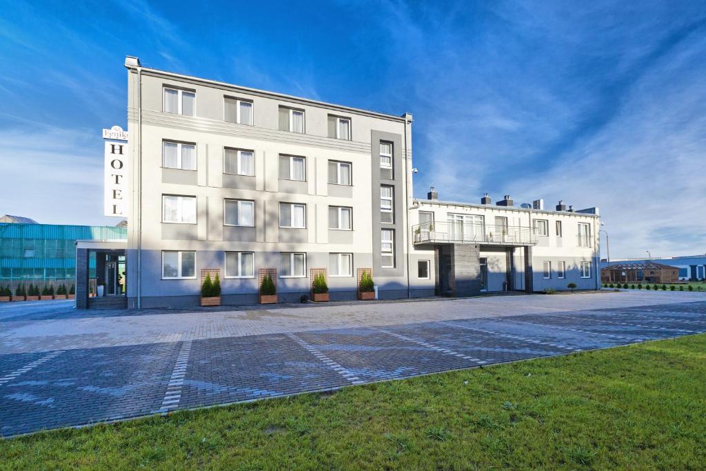 Hotel Feniks Gniezno Exterior foto